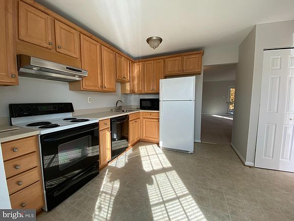 4th image of 4115 Weeping Willow Ct #140A
