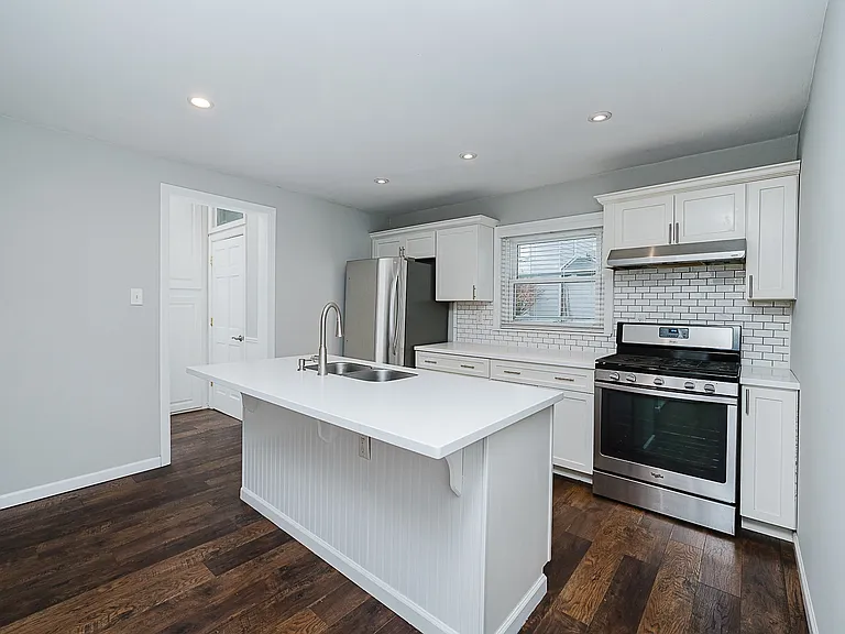 1249 Church St — Photo 10