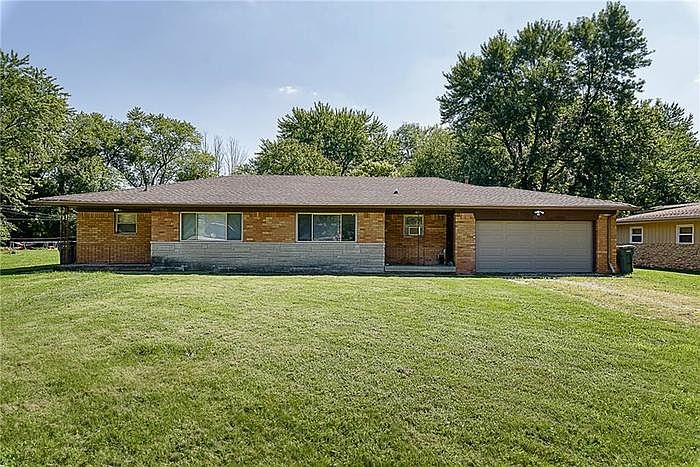 1st image of 2811 N Hawthorne Ln