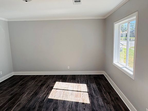 3rd image of 1418 W 45th Ave
