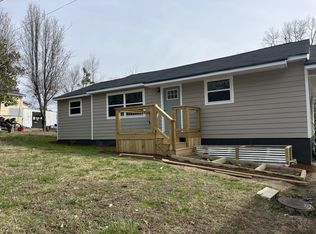 1043 S Jenkins Rd, Chickamauga, GA 30707