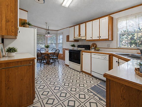 5th image of 14954 SW Peninsula Dr