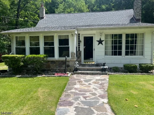 860 Burnt Meadow Rd, Hewitt, NJ 07421
