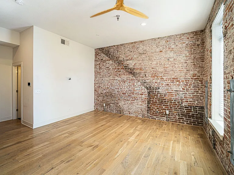 435 Westport Rd #302 — Photo 28