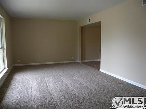 3rd image of 121 Cotswold Dr