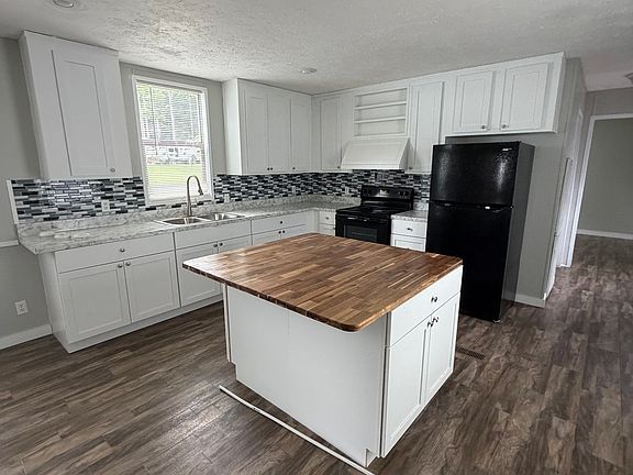 3rd image of 5849 Berdene Cir