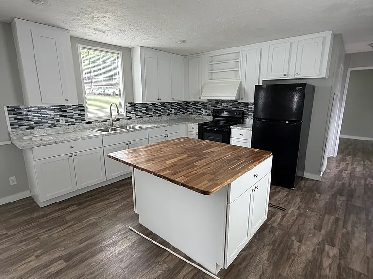 5849 Berdene Cir — Photo 3