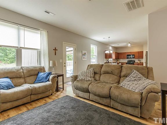 5th image of 204 Trimble Dr