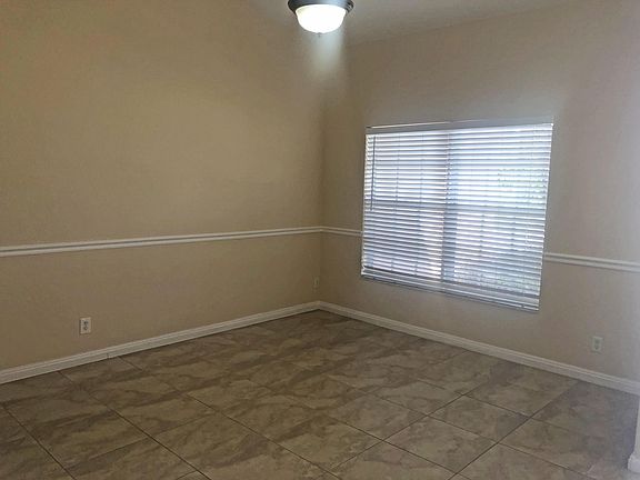 5th image of 360 SW Millard Dr