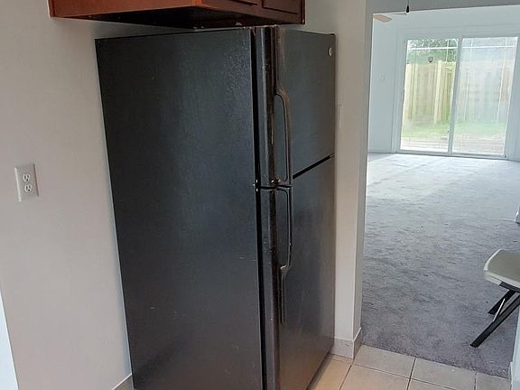 3rd image of 4767 S Park Ct