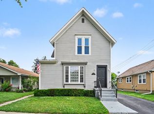 662 Bent St, Elgin, IL 60120