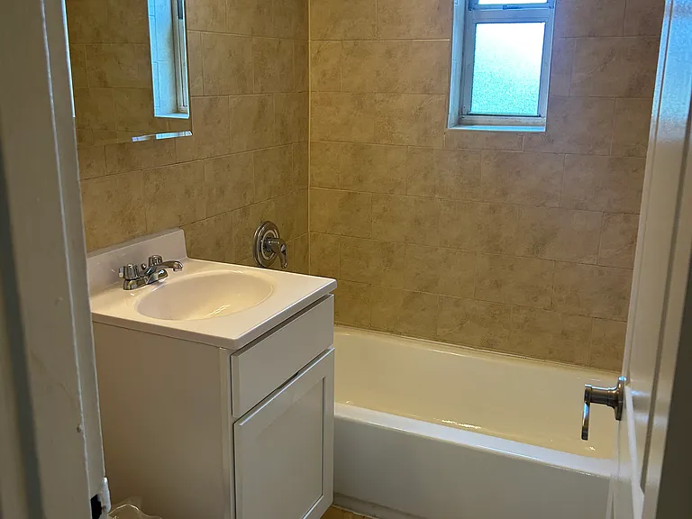 130 Arlo Rd #1B — Photo 6