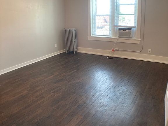 4th image of 204 E Franklin St APT 18