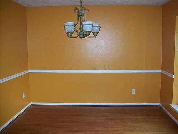 3rd image of 24102 Whitefield Ln