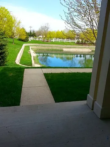 2834 N Greenwood Ave — Photo 2