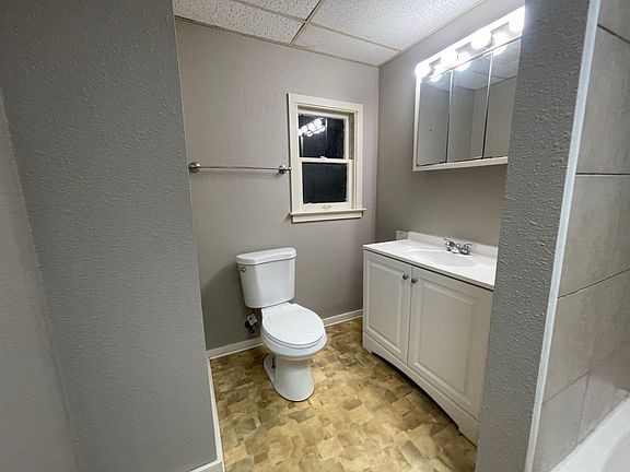 3rd image of 622 Delafield St #6