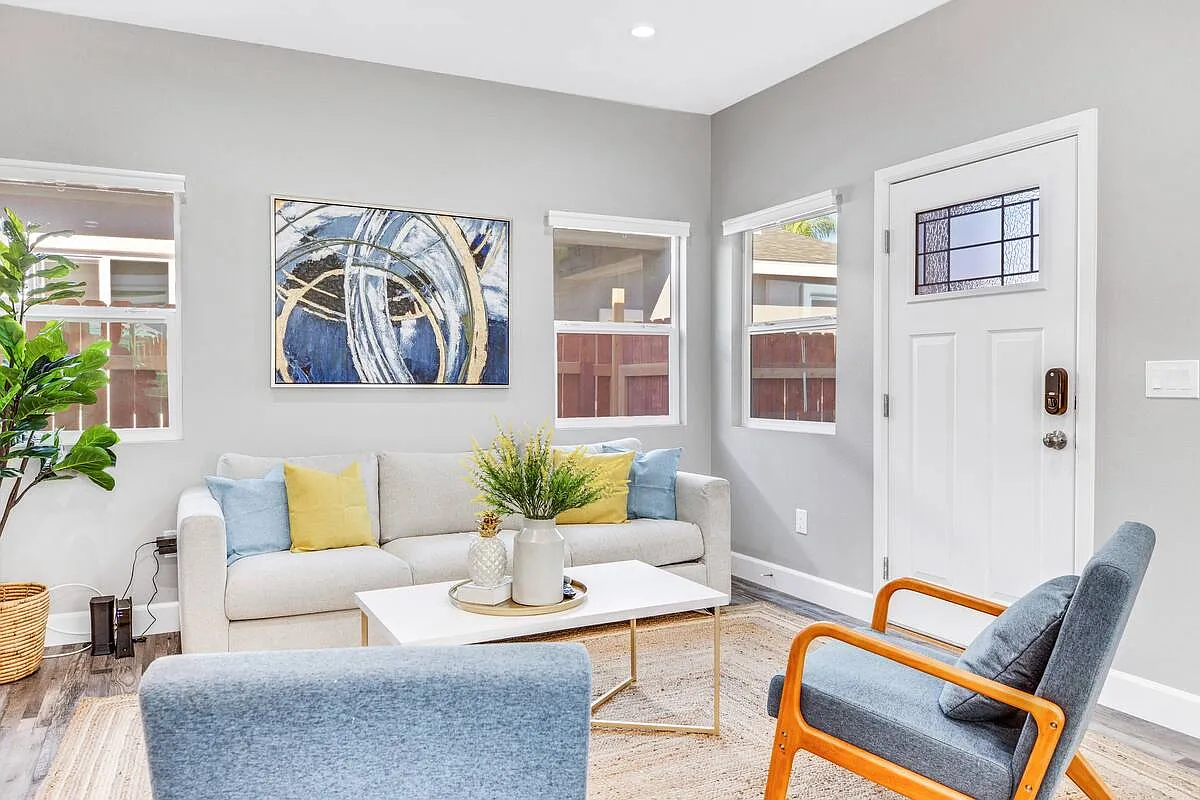 14415 Pontlavoy Ave — Photo 1