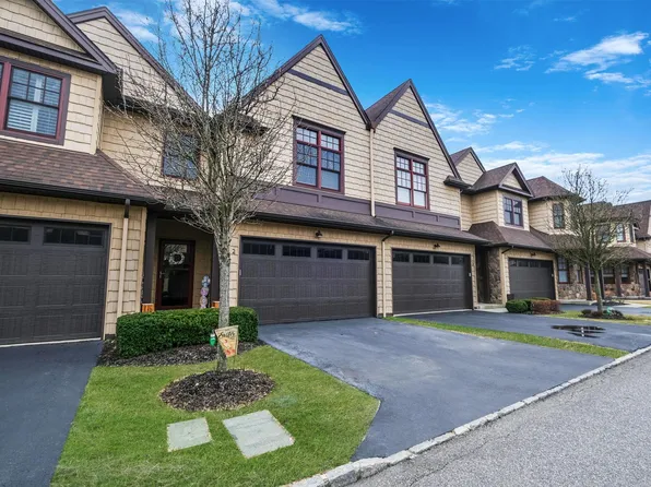 2 Alexander Court, Bayport, NY 11705