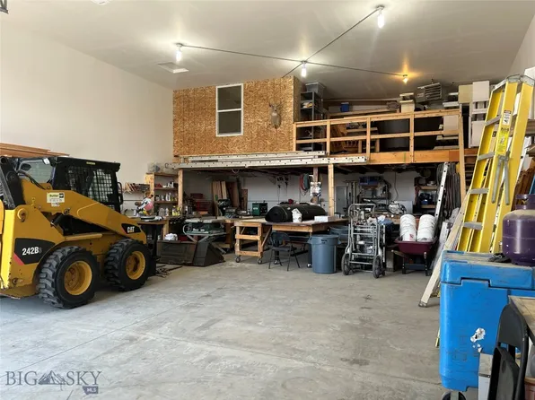 152 Countryside Ln Unit E, Belgrade, MT 59714