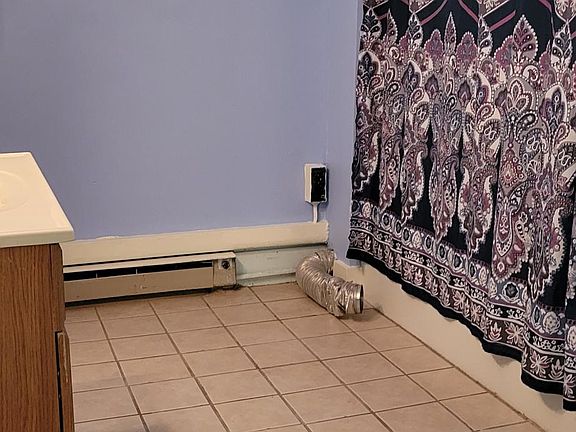 5th image of 79 Miller Dr APT 2