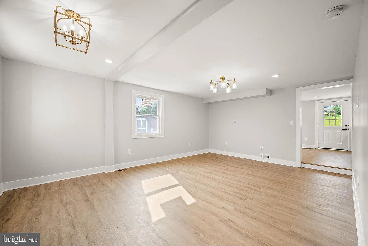 3 bed, 1300 sqft, $2,300 — Photo 3