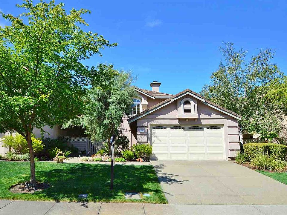 2nd image of 405 Glasgow Cir