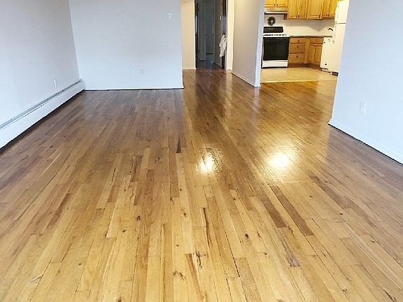 3rd image of 25-15 35th St #Topflr3