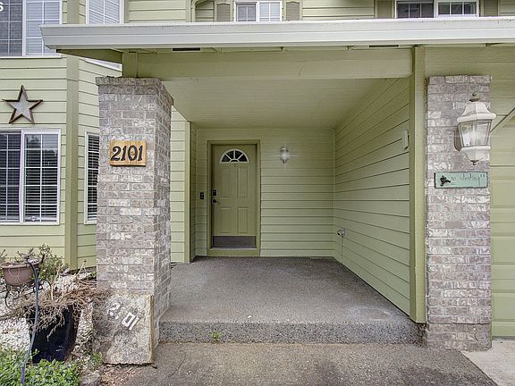 3rd image of 2101 NE 151st Ct