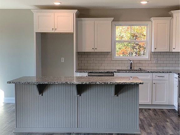 4th image of 20 Lee Road 2228