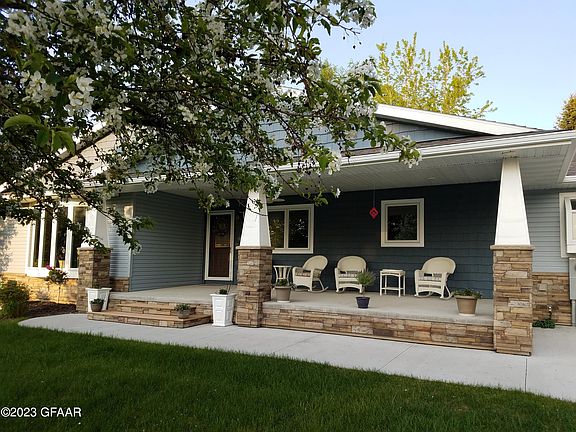 2nd image of 6520 Lake Dr