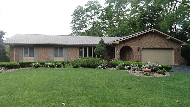 2742 Brassie Ave photo 1