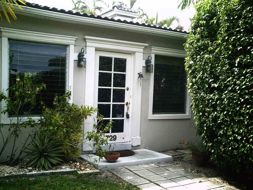 1st image of 729 NE 20th Ave