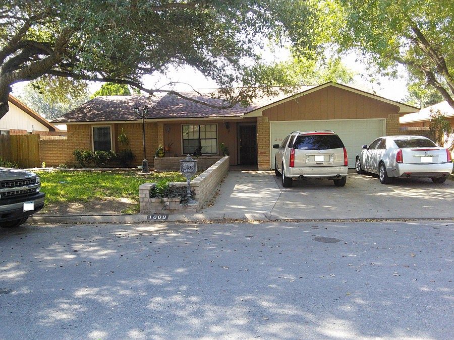 1st image of 1609 Flamingo Ave