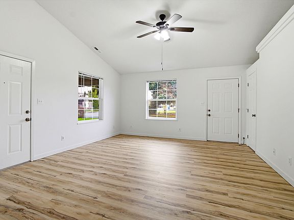 4th image of 3650 Brooks Ave NE