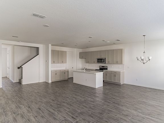 5th image of 2710 Bolzano Dr