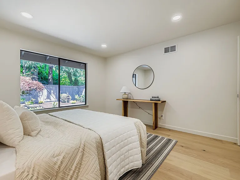 14208 NE 2nd Pl — Photo 12