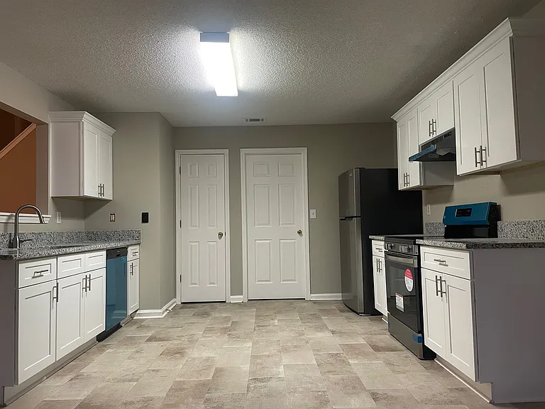 6350 Klondike River Rd — Photo 3