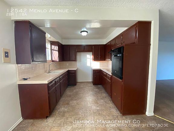 3rd image of 12542 Menlo Ave APT C