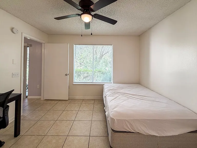 3921 SW 34th St #301 — Photo 25