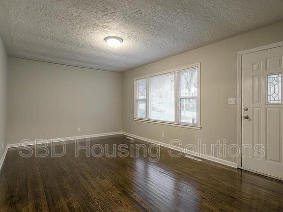 4th image of 6702 E 98th St