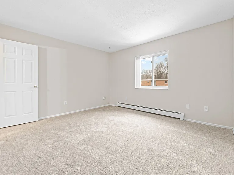 The Hillcrest Apartments — Photo 37