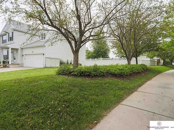 3rd image of 16433 Sherwood Ave