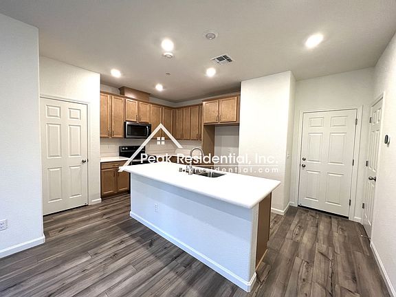 5th image of 7963 Arcadia Dr