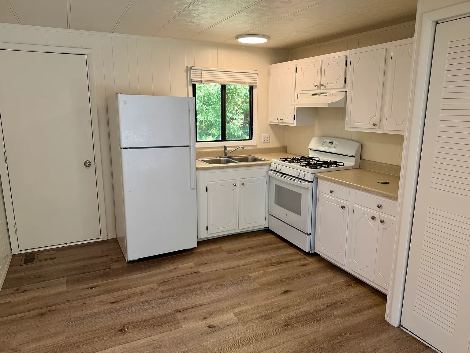 2 bed, 1000 sqft, $1,450 — Photo 3