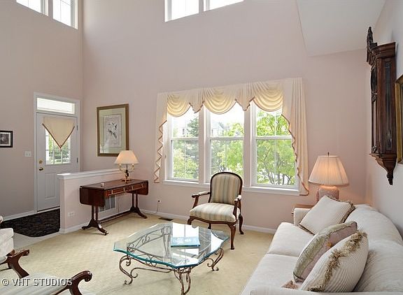 3rd image of 80 Woodview Ct
