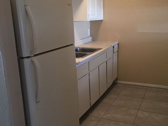 4th image of 2760 E Wier Ave APT 3
