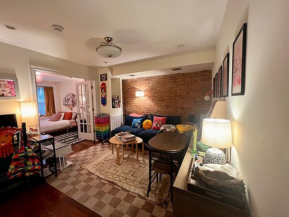 4th image of 466 Willoughby Ave APT 1