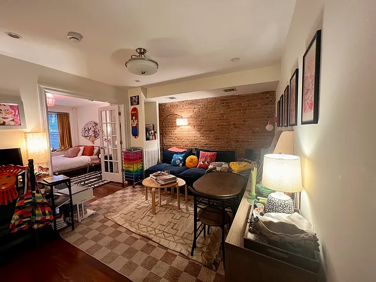 466 Willoughby Ave #1 — Photo 4