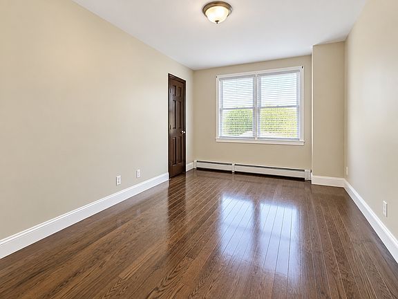 5th image of 14035 183rd St #2