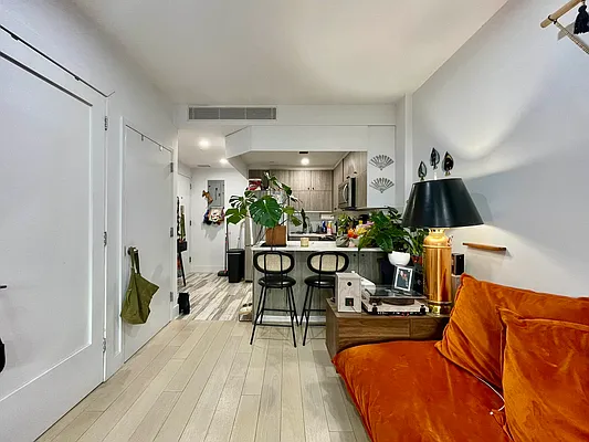 Rented by Oxford Property Group | media 8